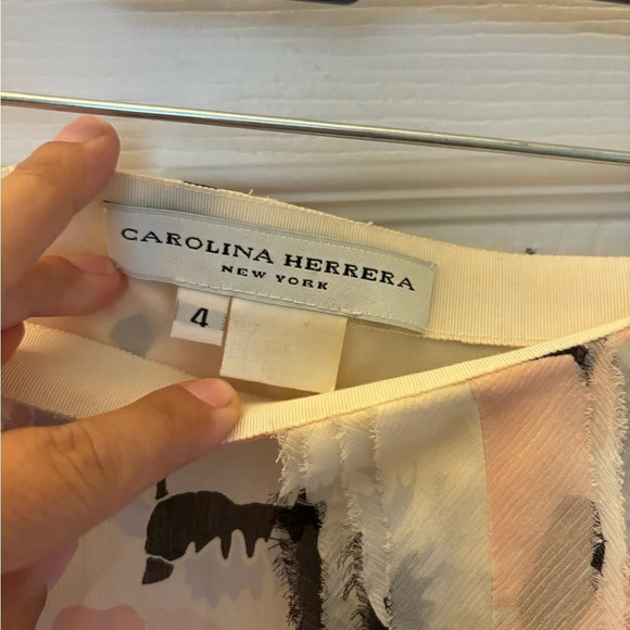 Carolina Herrera silk skirt size 4 - Picture 3 of 3